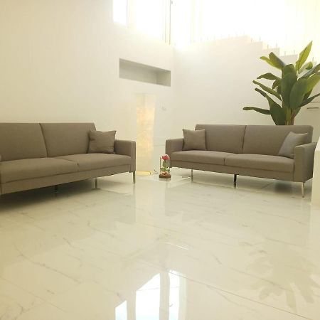 Elegant Basement Suite 奥罗塞伊 外观 照片
