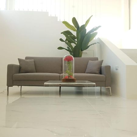 Elegant Basement Suite 奥罗塞伊 外观 照片