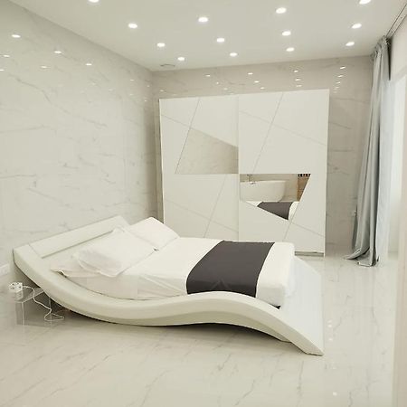 Elegant Basement Suite 奥罗塞伊 外观 照片