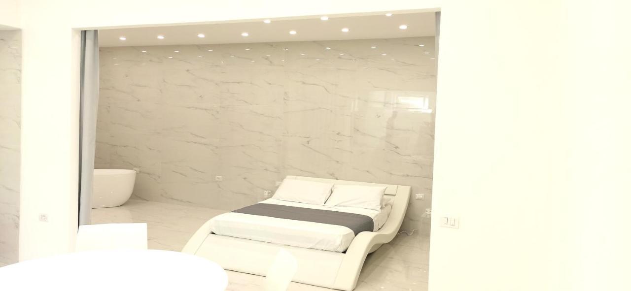 Elegant Basement Suite 奥罗塞伊 外观 照片