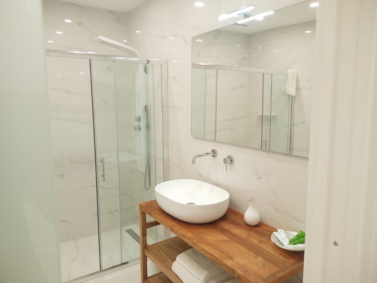 Elegant Basement Suite 奥罗塞伊 外观 照片