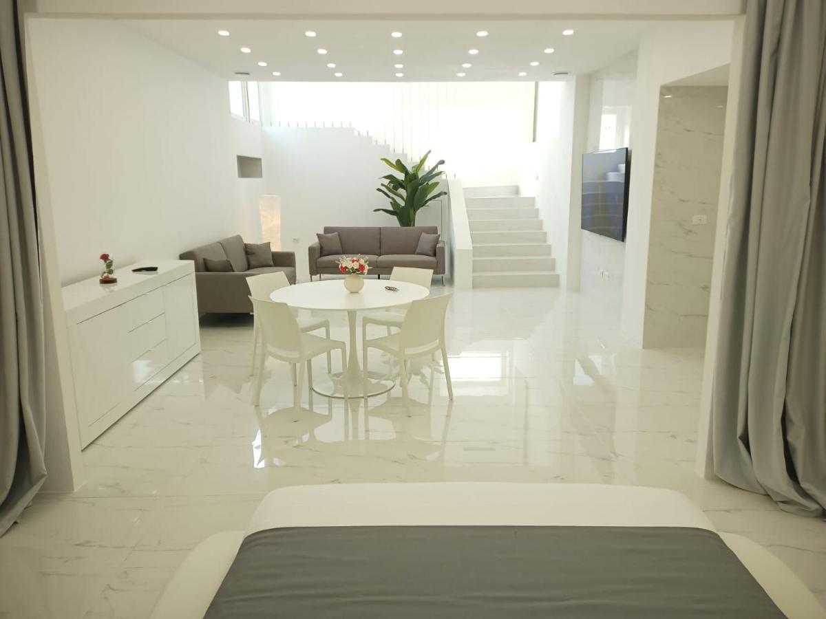 Elegant Basement Suite 奥罗塞伊 外观 照片