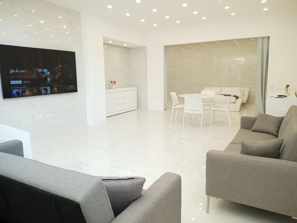 Elegant Basement Suite 奥罗塞伊 外观 照片